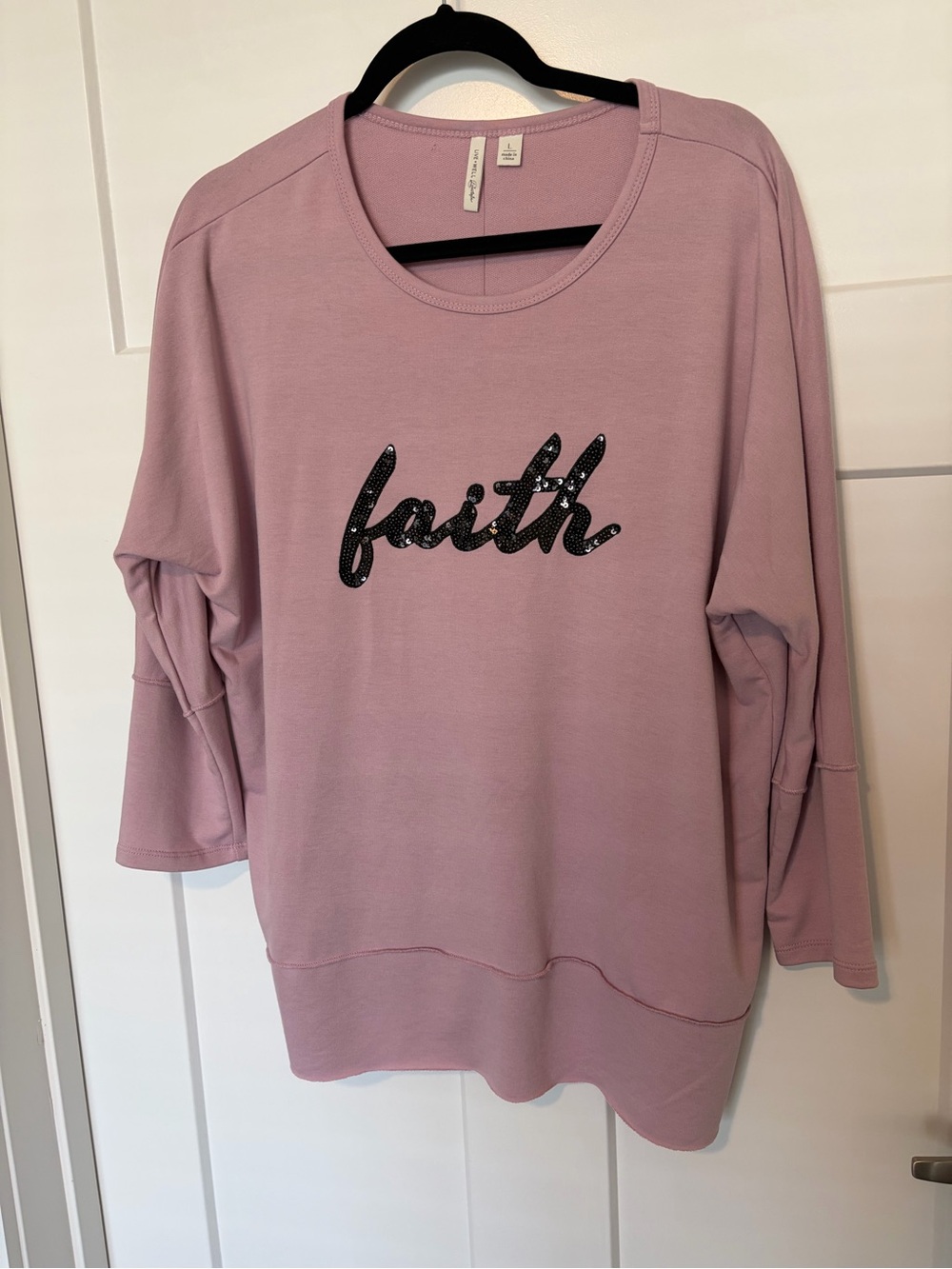 Live Well Lifestyle Mauve Pink Top With Black Sequin FAITH Graphic Sz Large